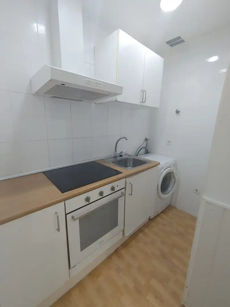 Cocina de Estudio de alquiler en Barcelona con Calefacción, Amueblado y Lavadora