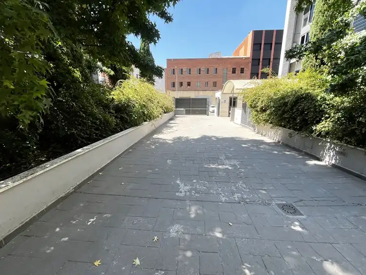 Exterior view of Office for rent in Madrid  with Air Conditioner, Heating and Terrace