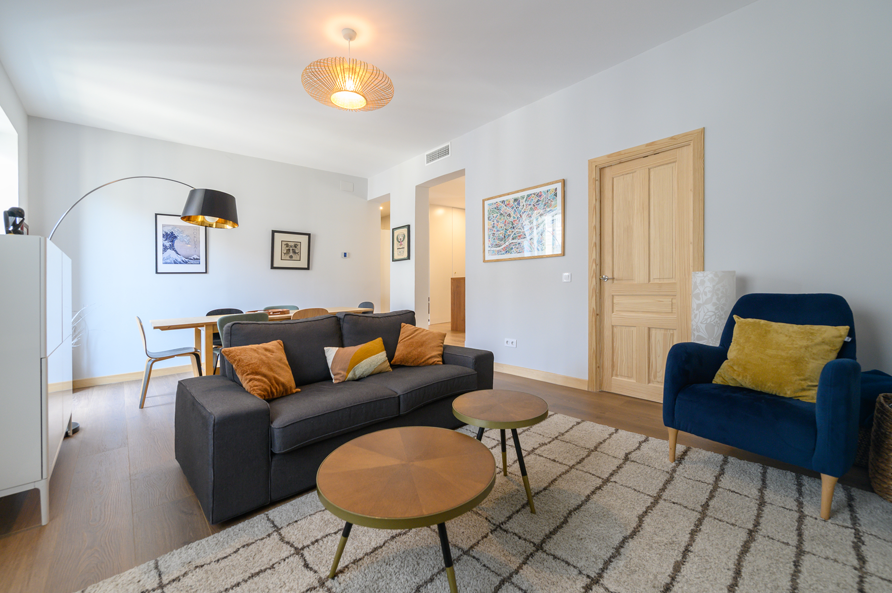 Sala d'estar de Apartament en venda en  Madrid Capital amb Aire condicionat i Terrassa