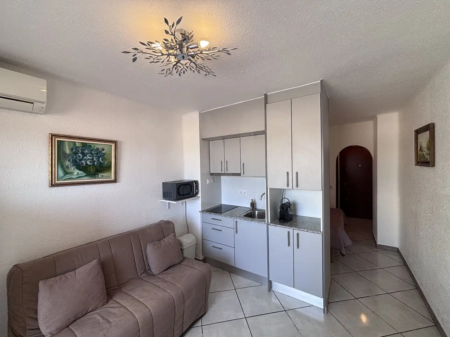 Sala de estar de Estudio en venta en Castelló d'Empúries con Aire acondicionado y Calefacción