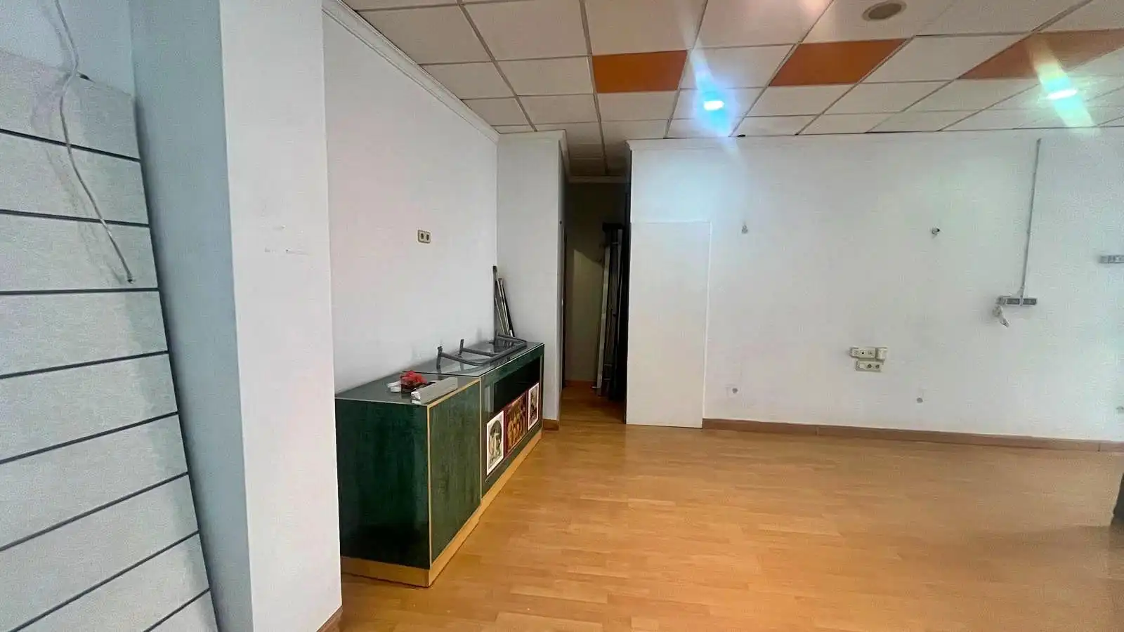 Local de lloguer en Totana amb Aire condicionat