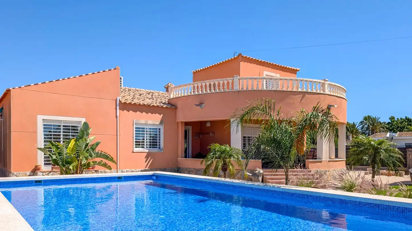 Piscina de Casa o xalet en venda en Elche / Elx amb Aire condicionat, Jardí privat i Terrassa