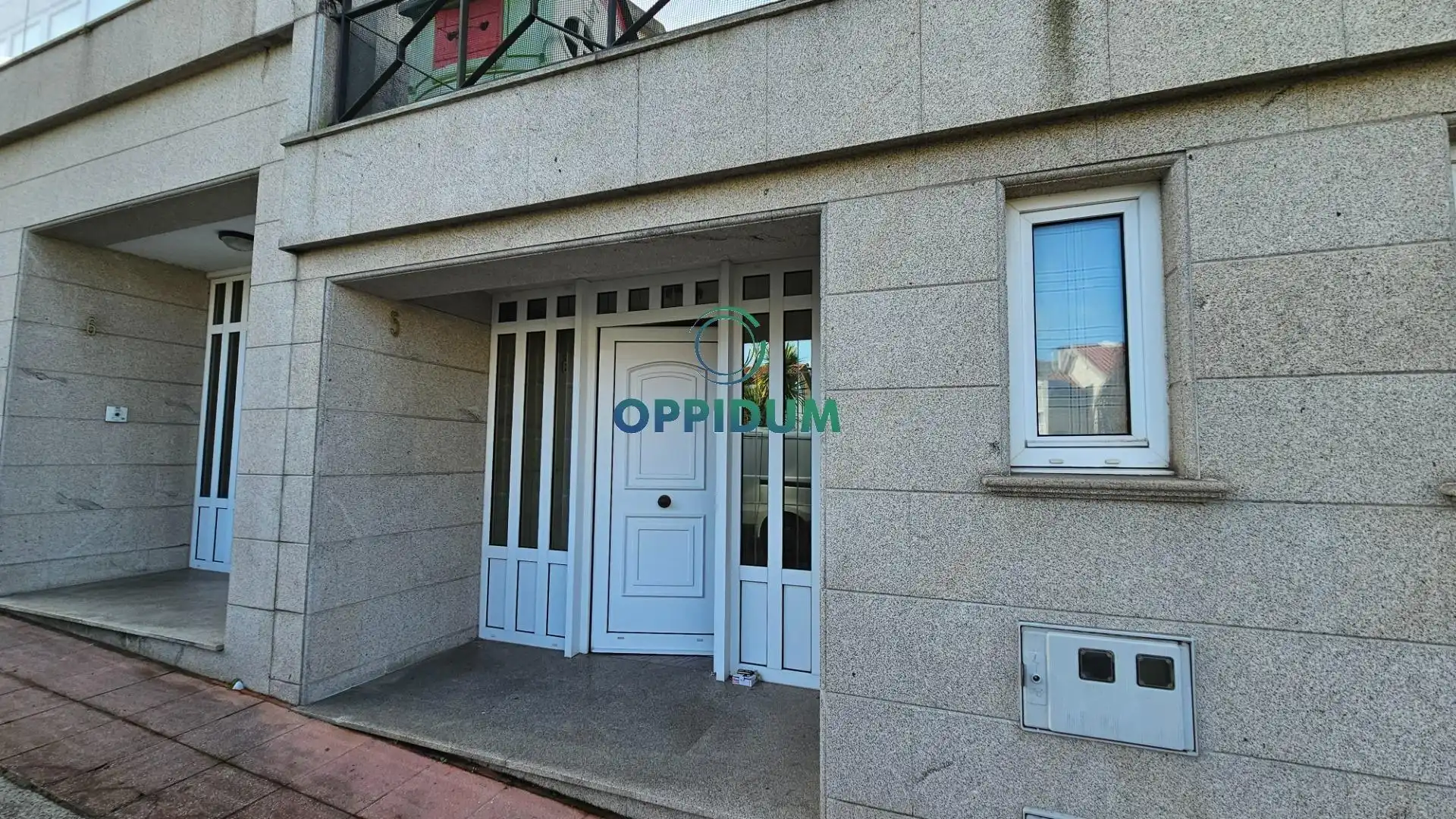 Vista exterior de Casa adosada en venda en A Coruña Capital  amb Calefacció, Jardí privat i Terrassa