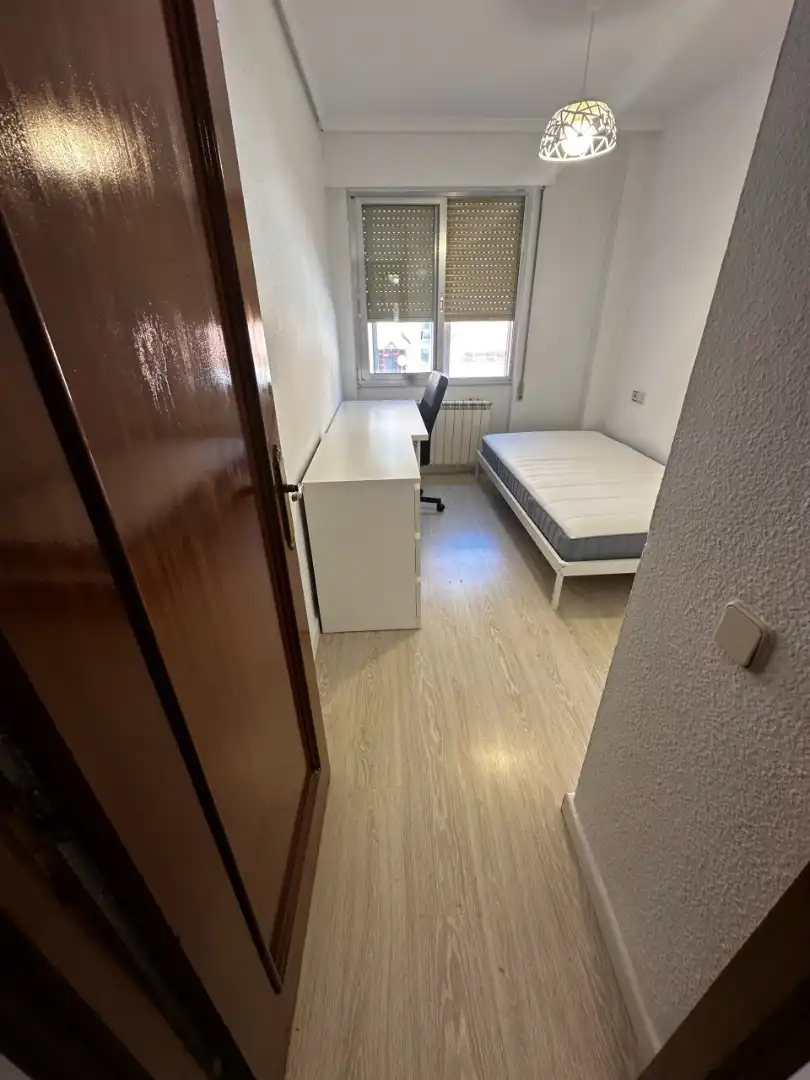 Bedroom of Flat for rent in Cuenca  with Heating, Terrace and Furnished