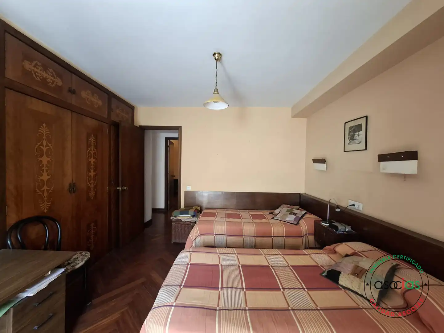 Dormitori de Pis en venda en Gijón  amb Calefacció, Parquet i Terrassa
