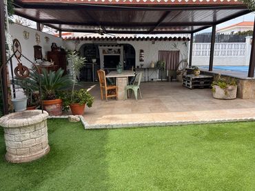Villa mit Balkon zum Verkauf in Alcanar