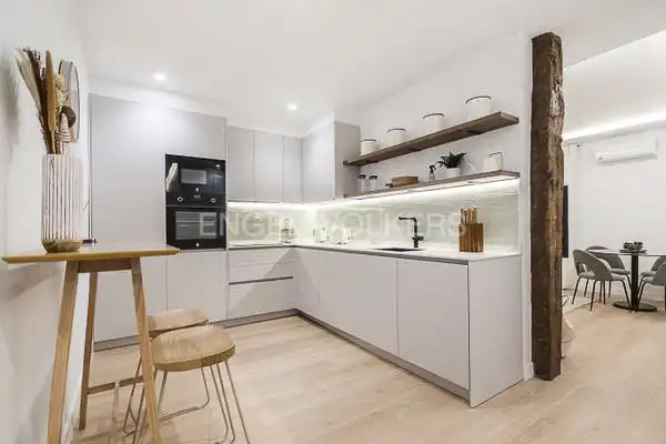 Kitchen of Flat for sale in Madrid  with Air Conditioner, Heating and Parquet flooring