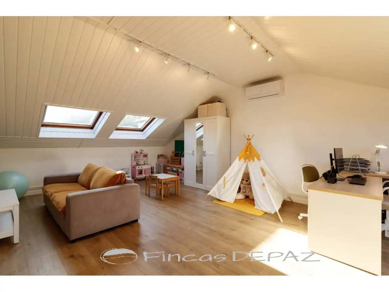 Detached homes for sale in Castelldefels  with Air Conditioner, Heating and Private garden