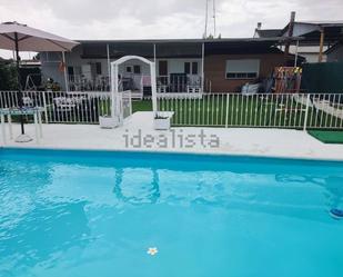 Piscina de Casa o xalet en venda en Aldea del Fresno amb Aire condicionat, Terrassa i Piscina