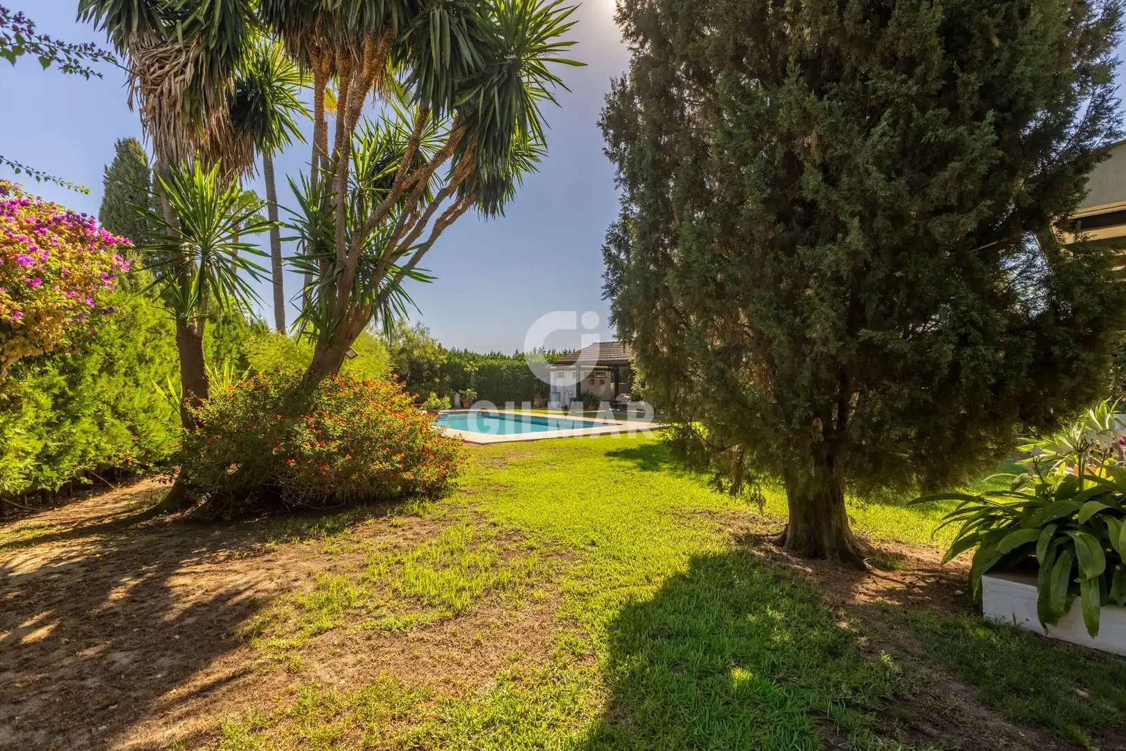 Jardí de Casa o xalet en venda en Tomares amb Calefacció, Jardí privat i Piscina