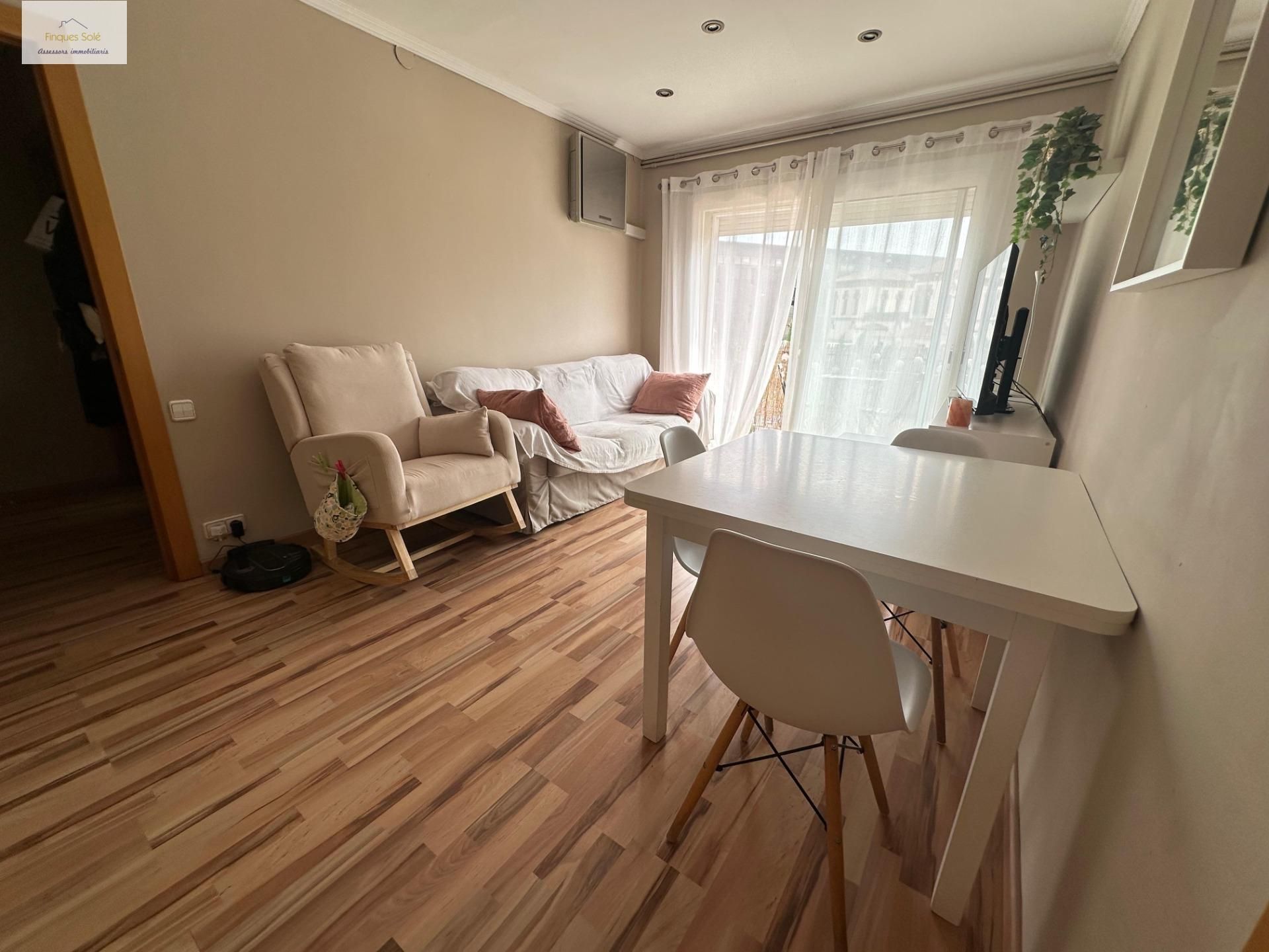 Living room of Flat for sale in Granollers  with Parquet flooring, Storage room and Balcony