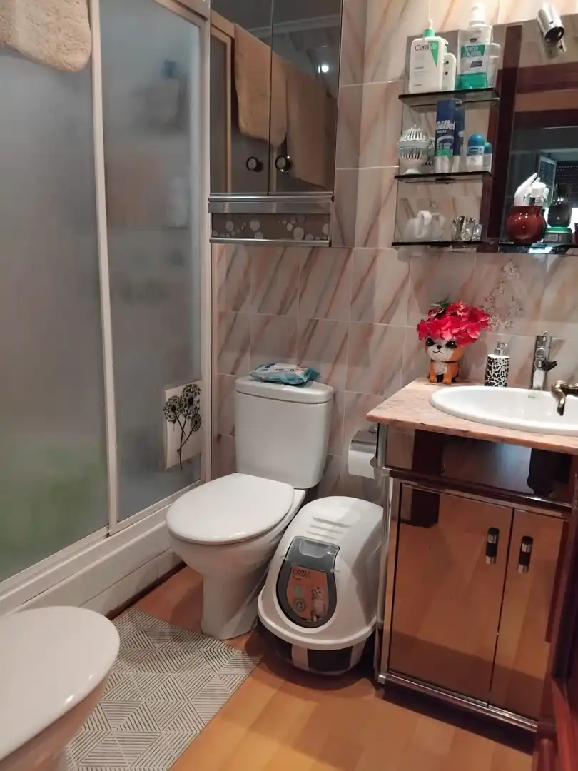 Baño de Piso en venta en  Logroño con Calefacción y Amueblado