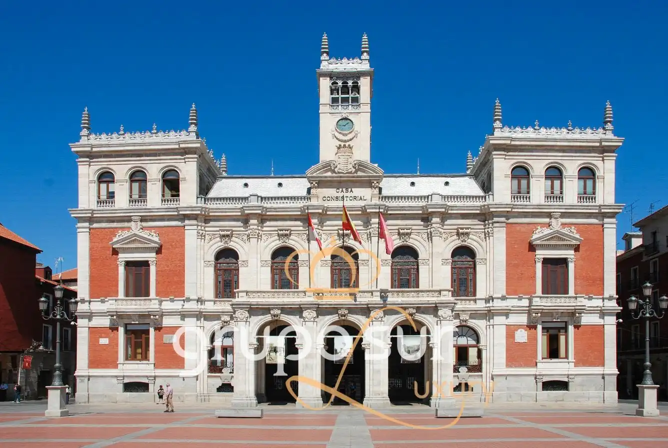 Vista exterior de Ático en venta en Valladolid con Calefacción, Parquet y Trastero