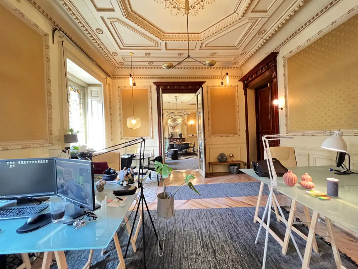 Living room of Office for rent in Madrid  with Air Conditioner, Heating and Balcony