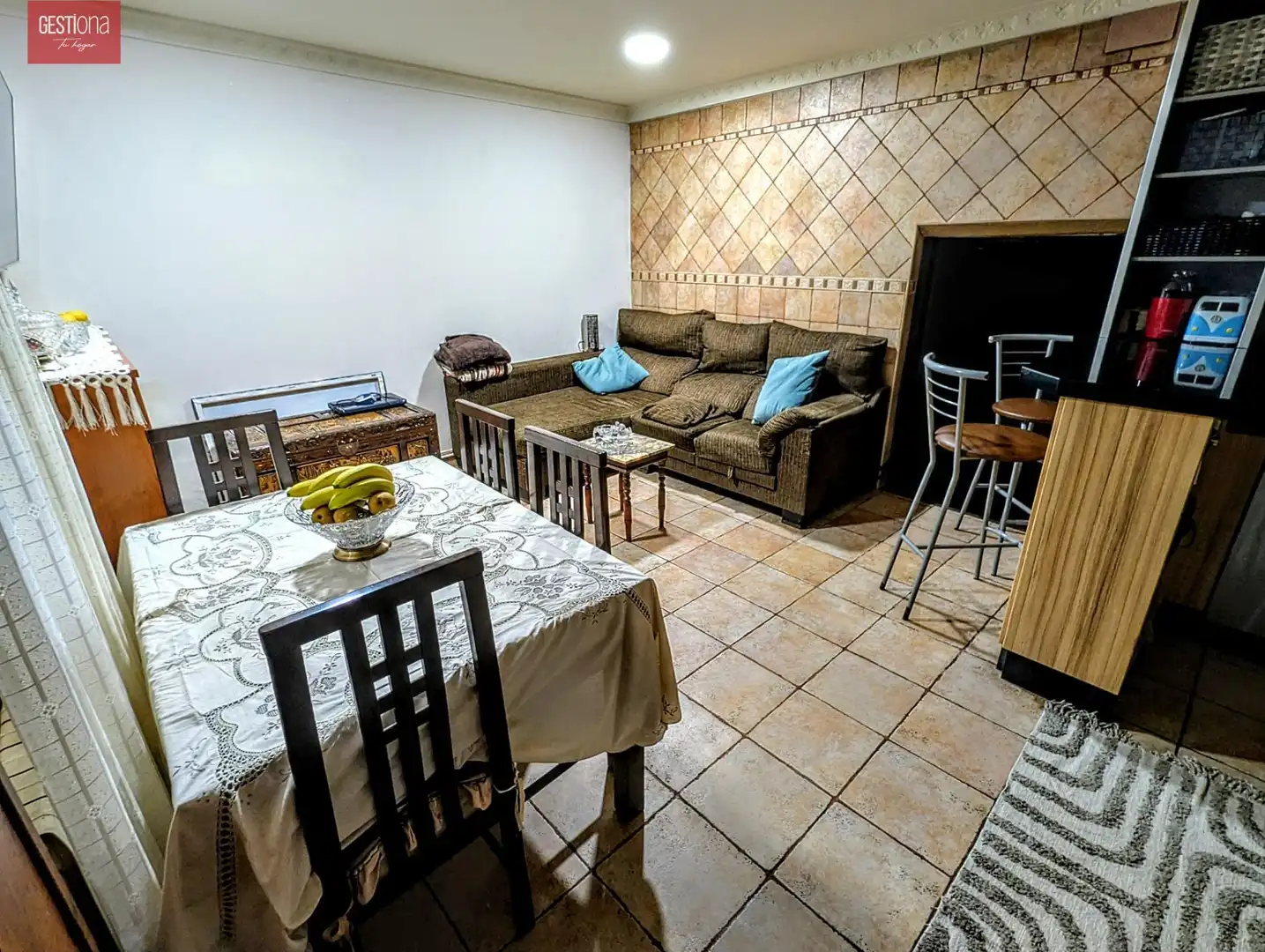 Sala d'estar de Casa adosada en venda en El Astillero   amb Calefacció, Terrassa i Traster