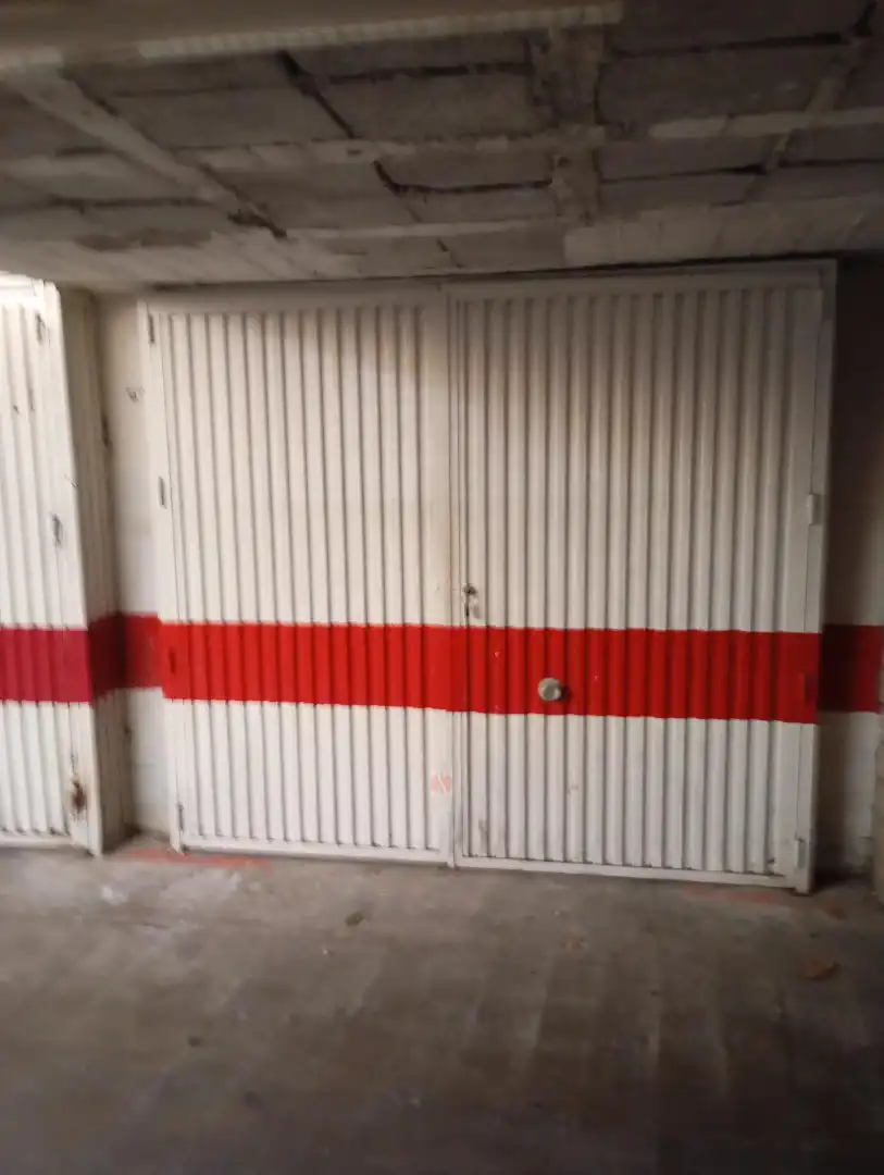 Parkplatz von Garage zum Verkauf in Granada