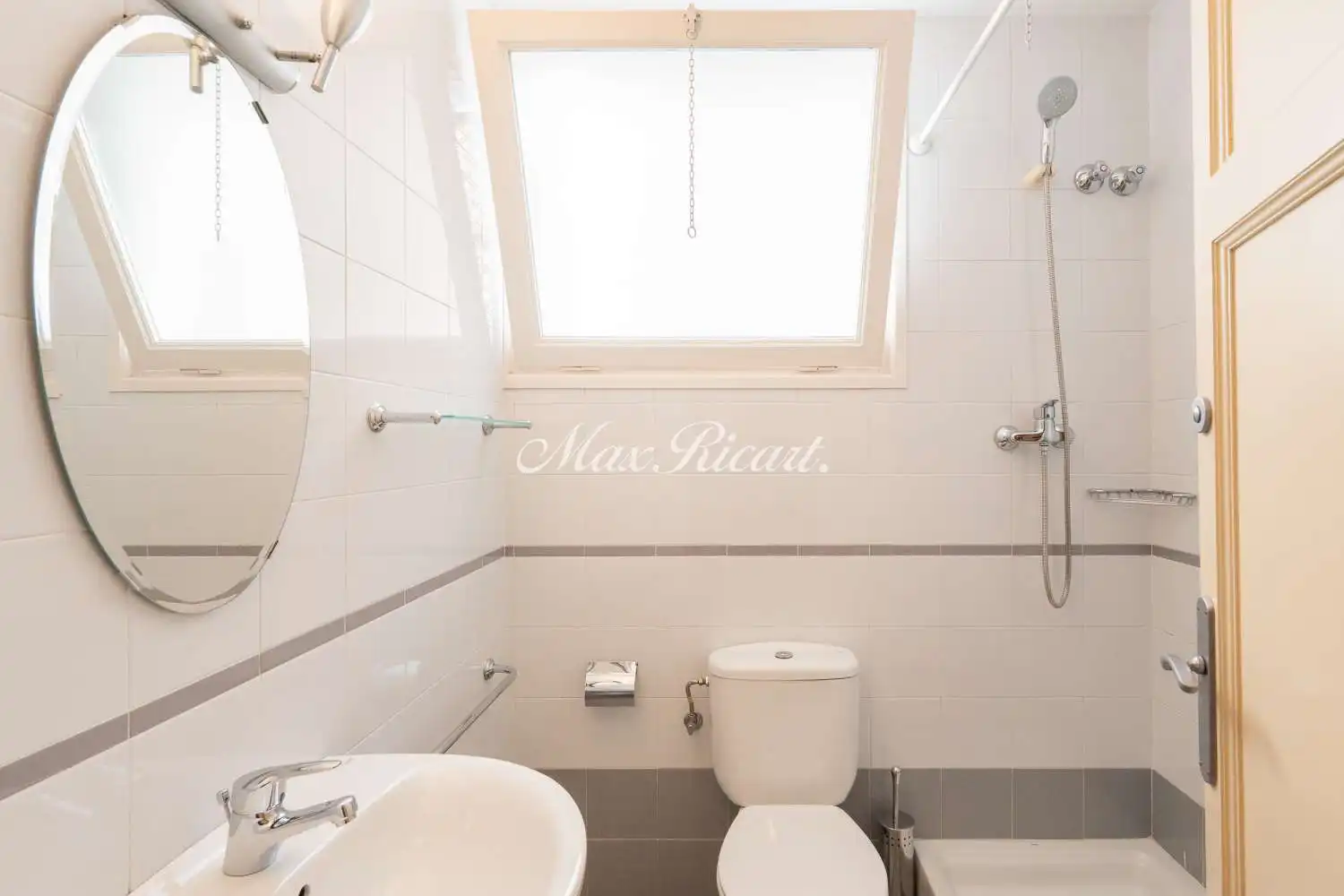 Baño de Ático de alquiler en Barcelona con Aire acondicionado, Calefacción y Terraza
