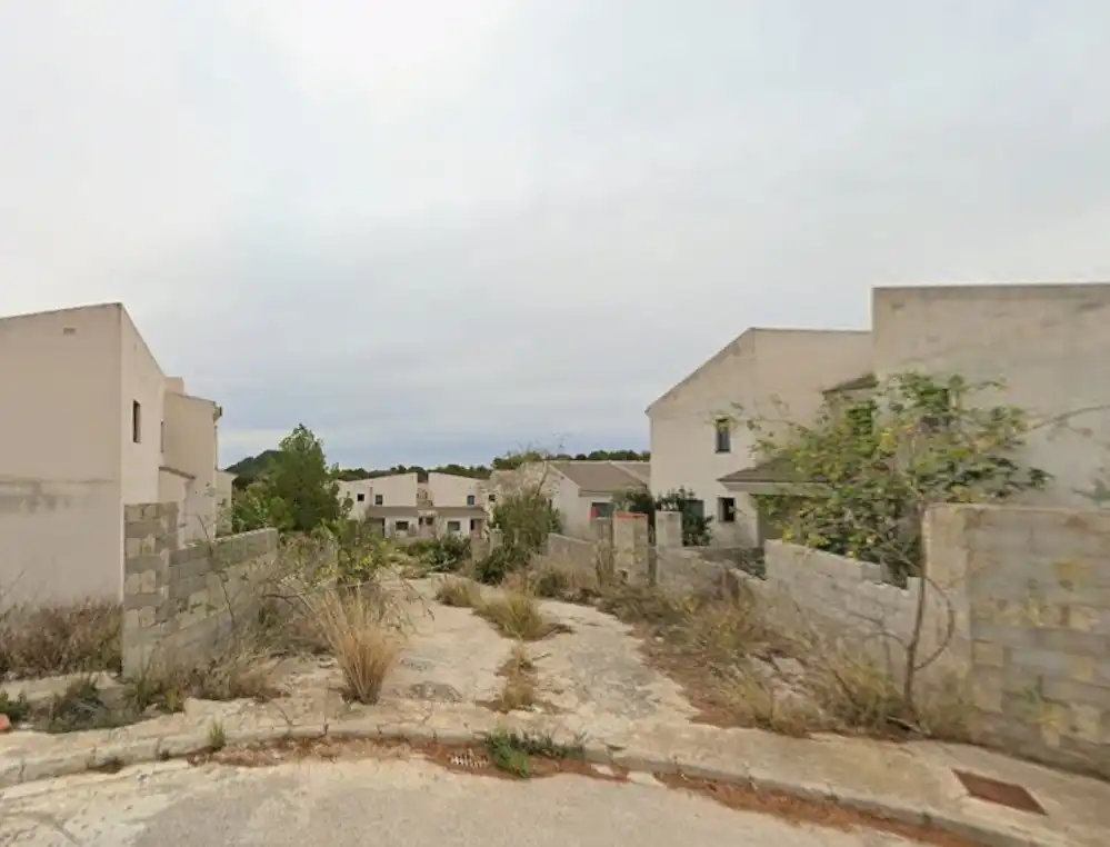 Detached homes for sale in C/ Riu D´Algar, Montserrat