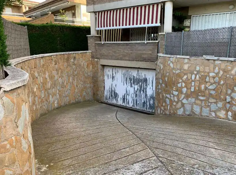 Vista exterior de Garatge en venda en Cambrils