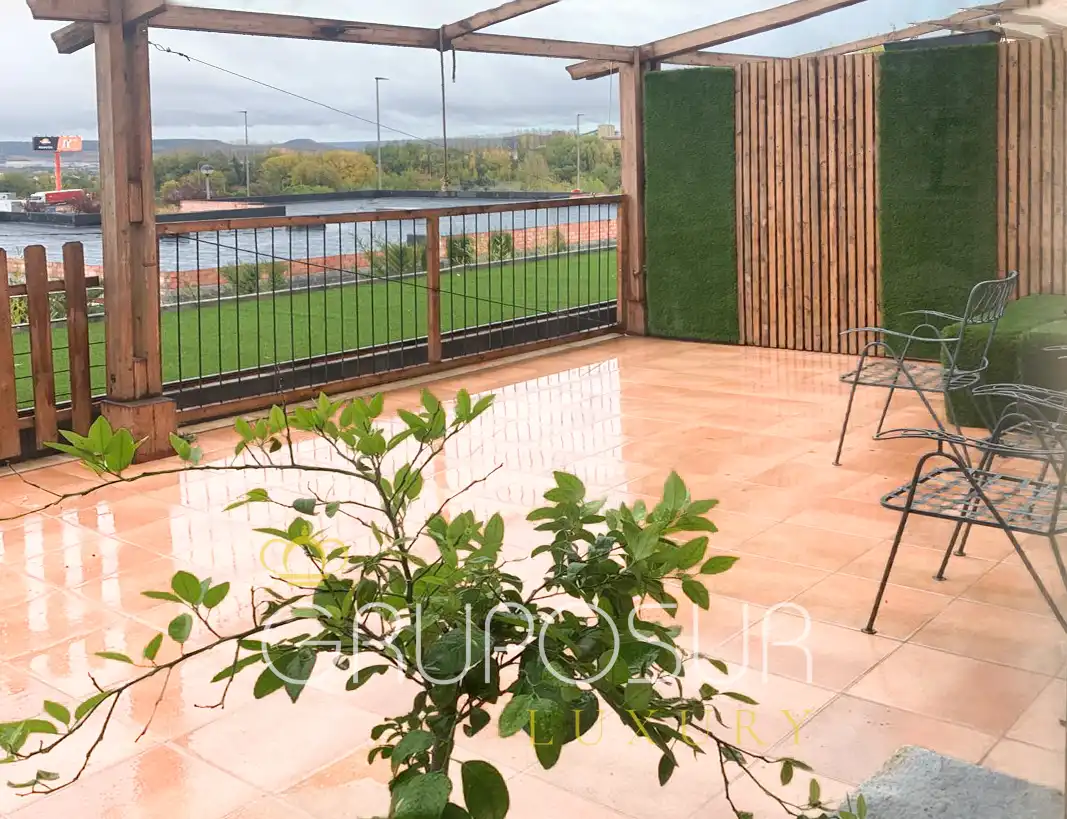 Terrasse von Einfamilien-Reihenhaus zum Verkauf in Valladolid mit Klimaanlage, Heizung und Terrasse