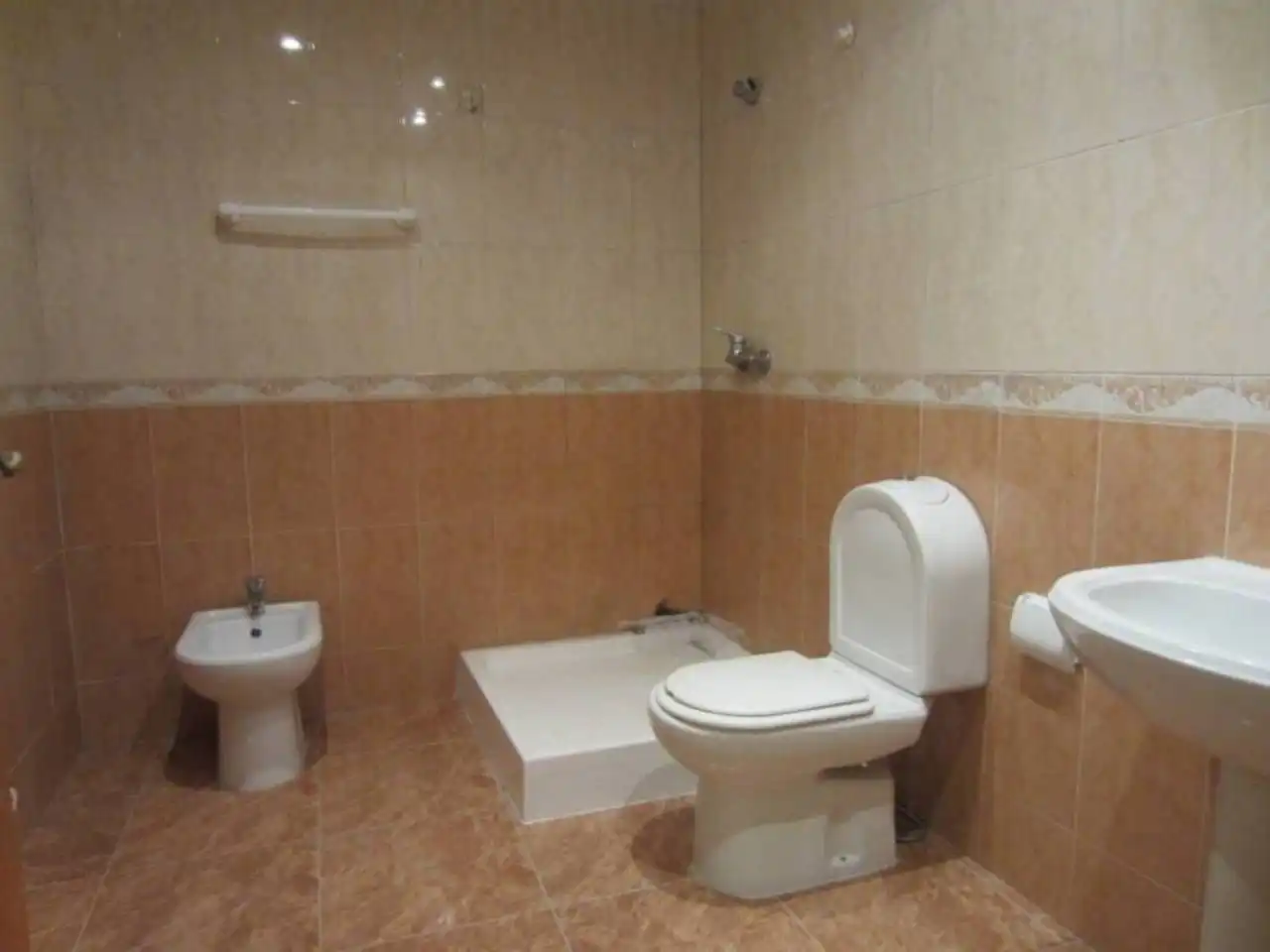 Bathroom of Houses for sale in Fuentes de Oñoro  with Air Conditioner, Terrace and Swimming Pool