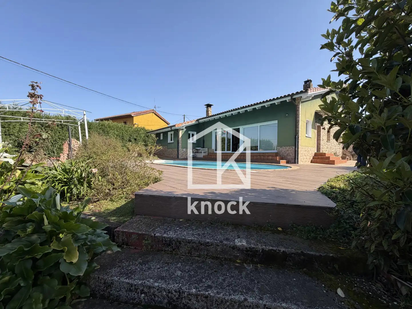 Vista exterior de Casa o xalet en venda en Langreo amb Calefacció, Terrassa i Traster