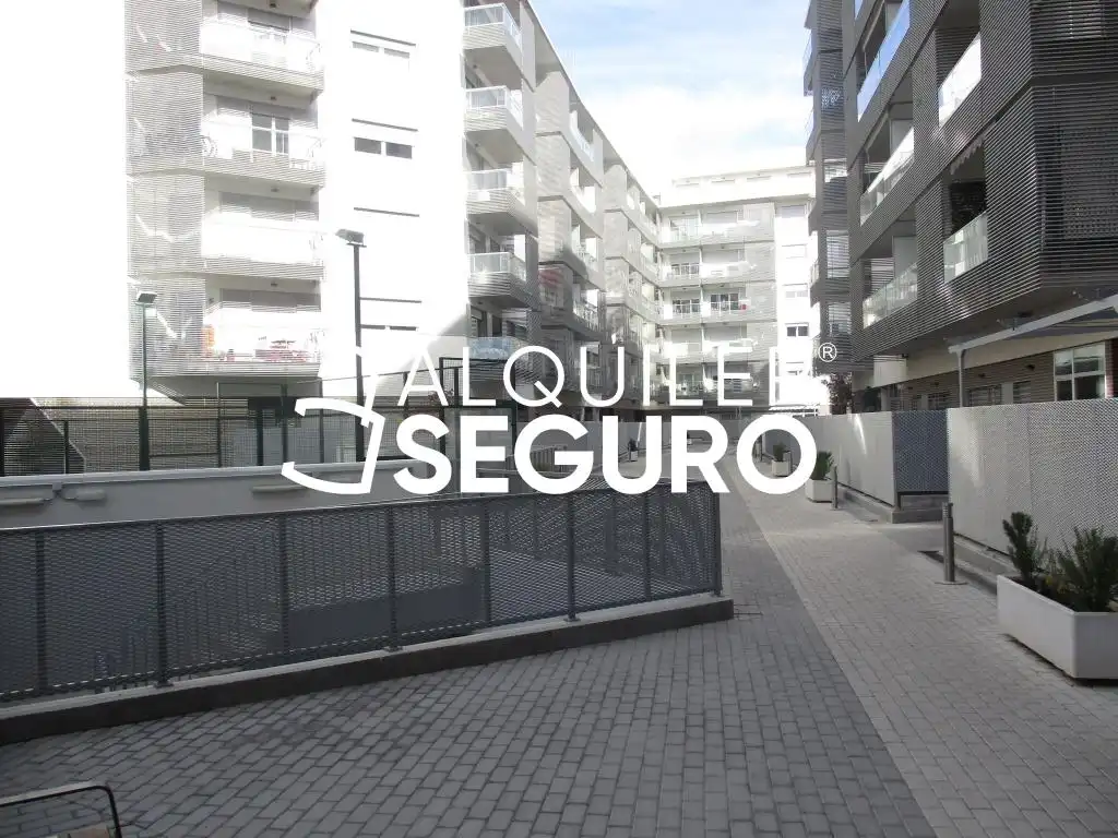 Vista exterior de Pis de lloguer en Alcalá de Henares amb Aire condicionat, Calefacció i Terrassa