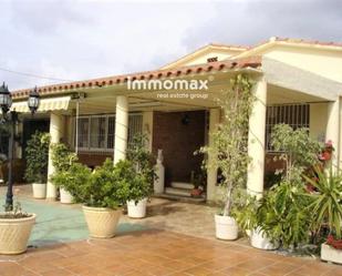 Exterior view of House or chalet for sale in Vilanova i la Geltrú  with Air Conditioner, Heating and Private garden