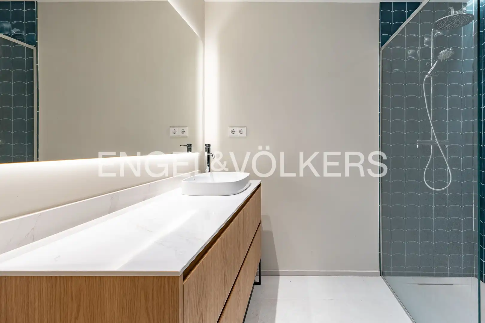 Bathroom of Flat for sale in Barcelona  with Air Conditioner, Heating and Parquet flooring