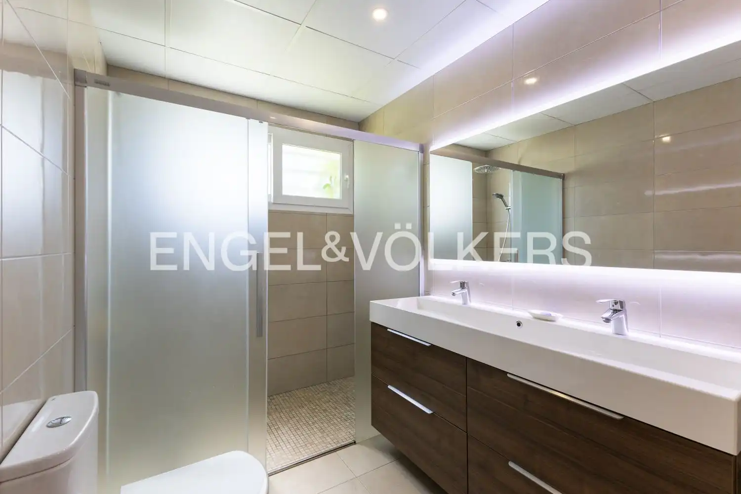 Baño de Casa o chalet en venta en Castellón de la Plana / Castelló de la Plana con Aire acondicionado, Calefacción y Jardín privado
