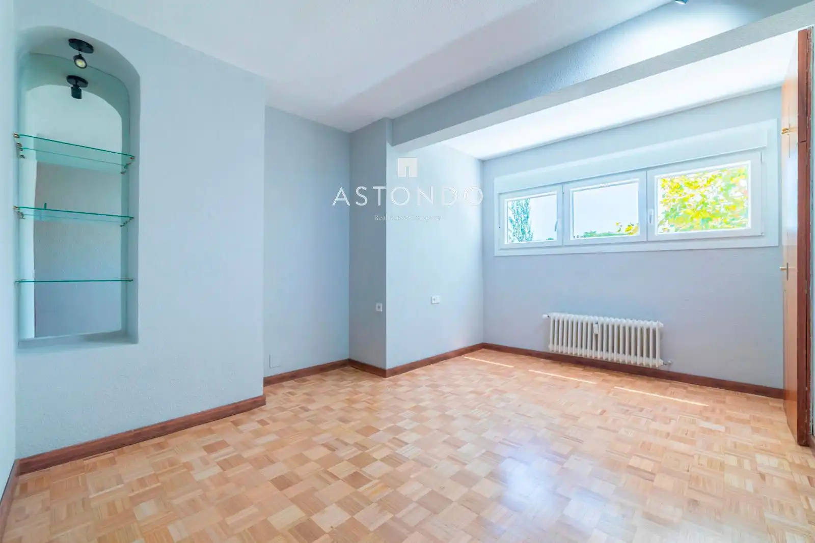 Bedroom of Flat for rent in Madrid  with Air Conditioner, Heating and Terrace
