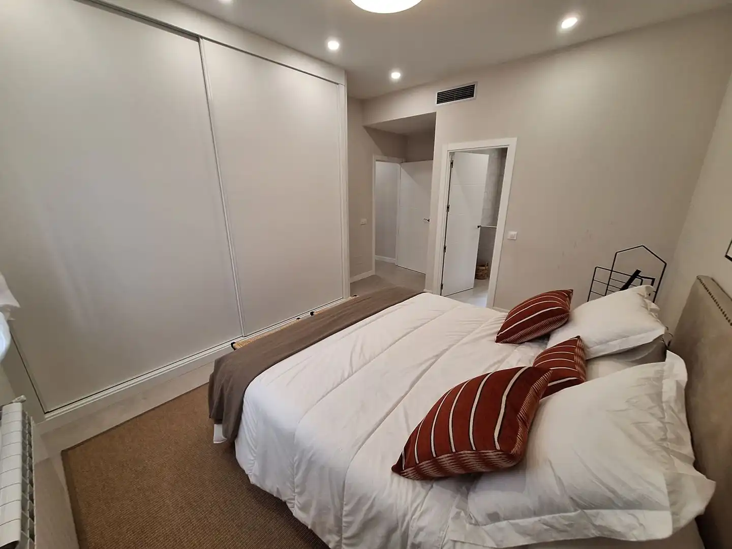 Bedroom of Flat for rent in Madrid  with Air Conditioner, Heating and Furnished