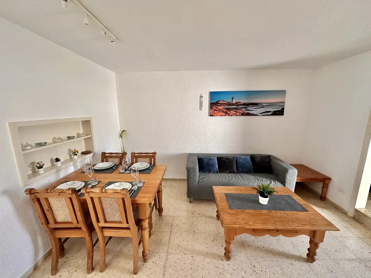 Esszimmer von Einfamilien-Reihenhaus zur Miete in Arona mit Terrasse, Möbliert und Ofen
