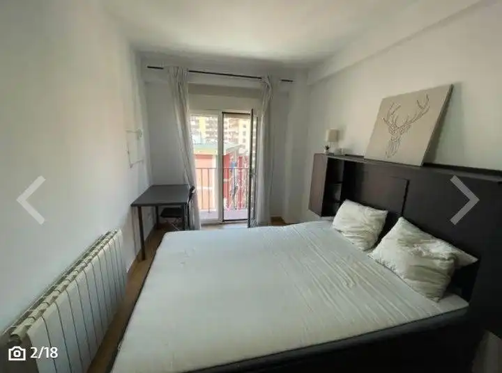Habitación de Piso en venta en Zaragoza con Amueblado y Balcón