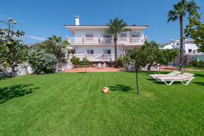 Vista exterior de Casa o chalet en venta en Torremolinos con Aire acondicionado, Calefacción y Jardín privado