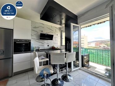 Piso en venta en Victor Romanos