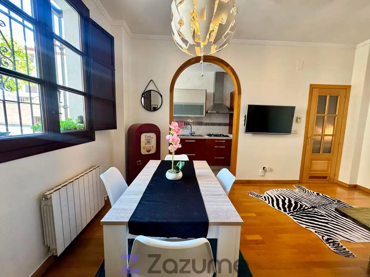 Menjador de Apartament de lloguer en Granada amb Aire condicionat, Calefacció i Parquet
