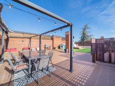 Duplex con piscina in vendita a Avenida de Europa