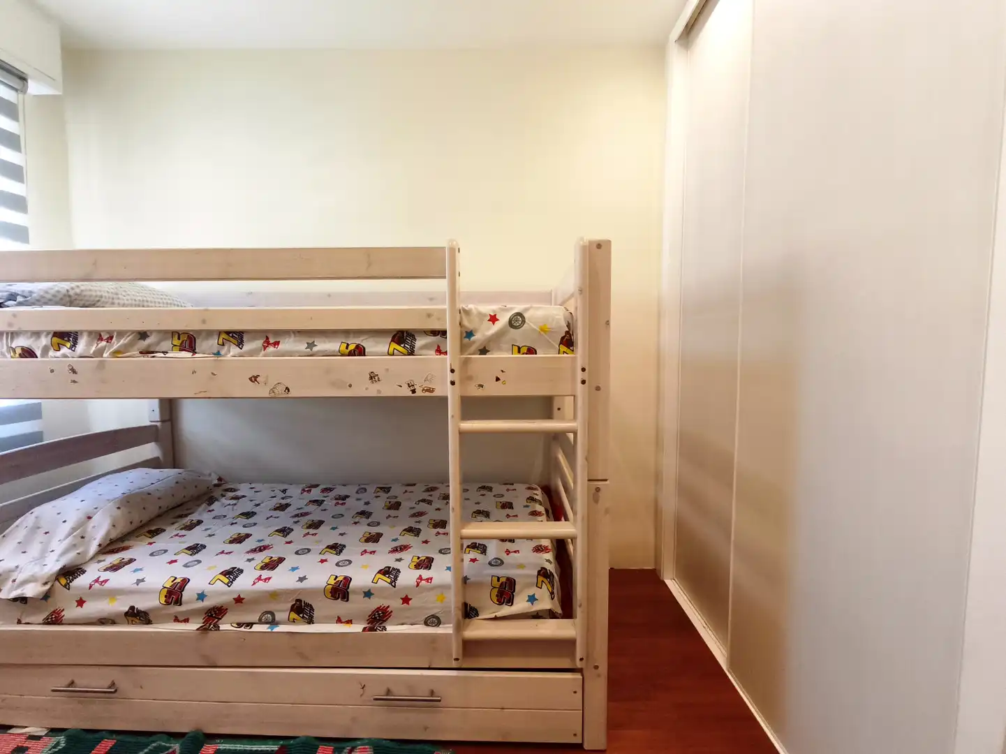 Schlafzimmer von Wohnung zum Verkauf in  Logroño mit Klimaanlage, Heizung und Parkett