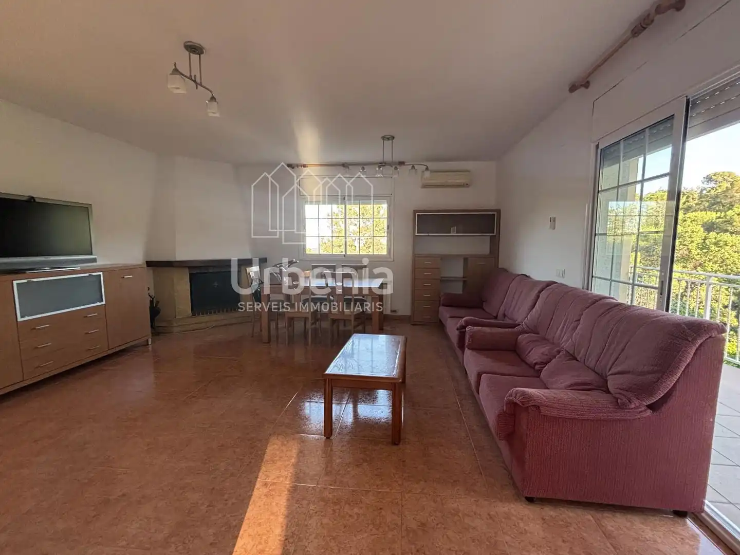 Sala d'estar de Casa o xalet en venda en Tordera amb Calefacció, Terrassa i Moblat