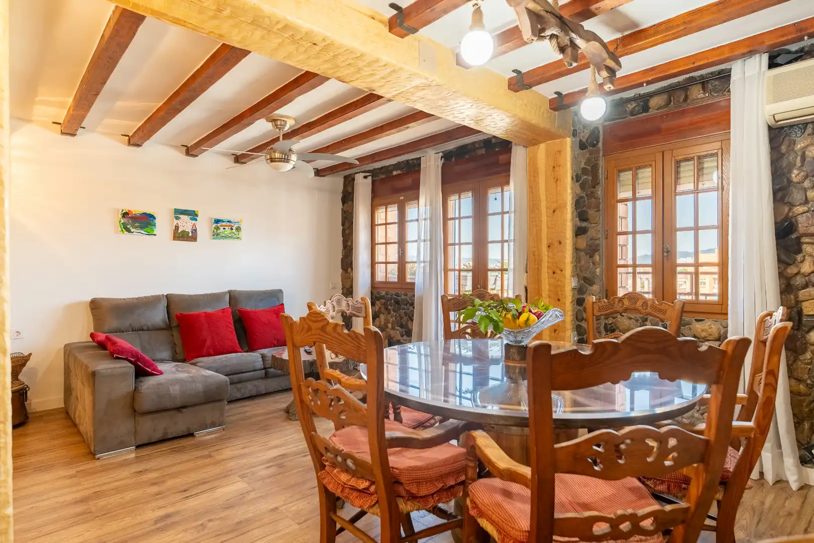 Wohnzimmer von Dachboden zum Verkauf in Reus mit Klimaanlage, Heizung und Parkett