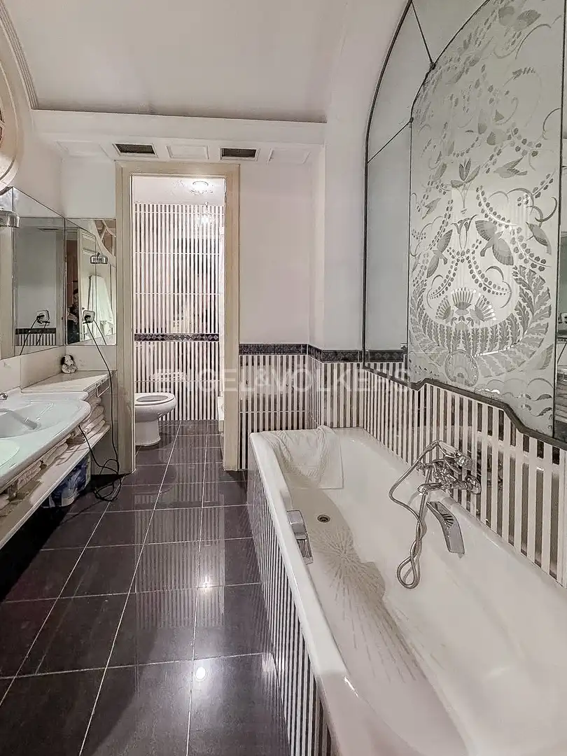 Badezimmer von Gebäude zum Verkauf in Barcelona
