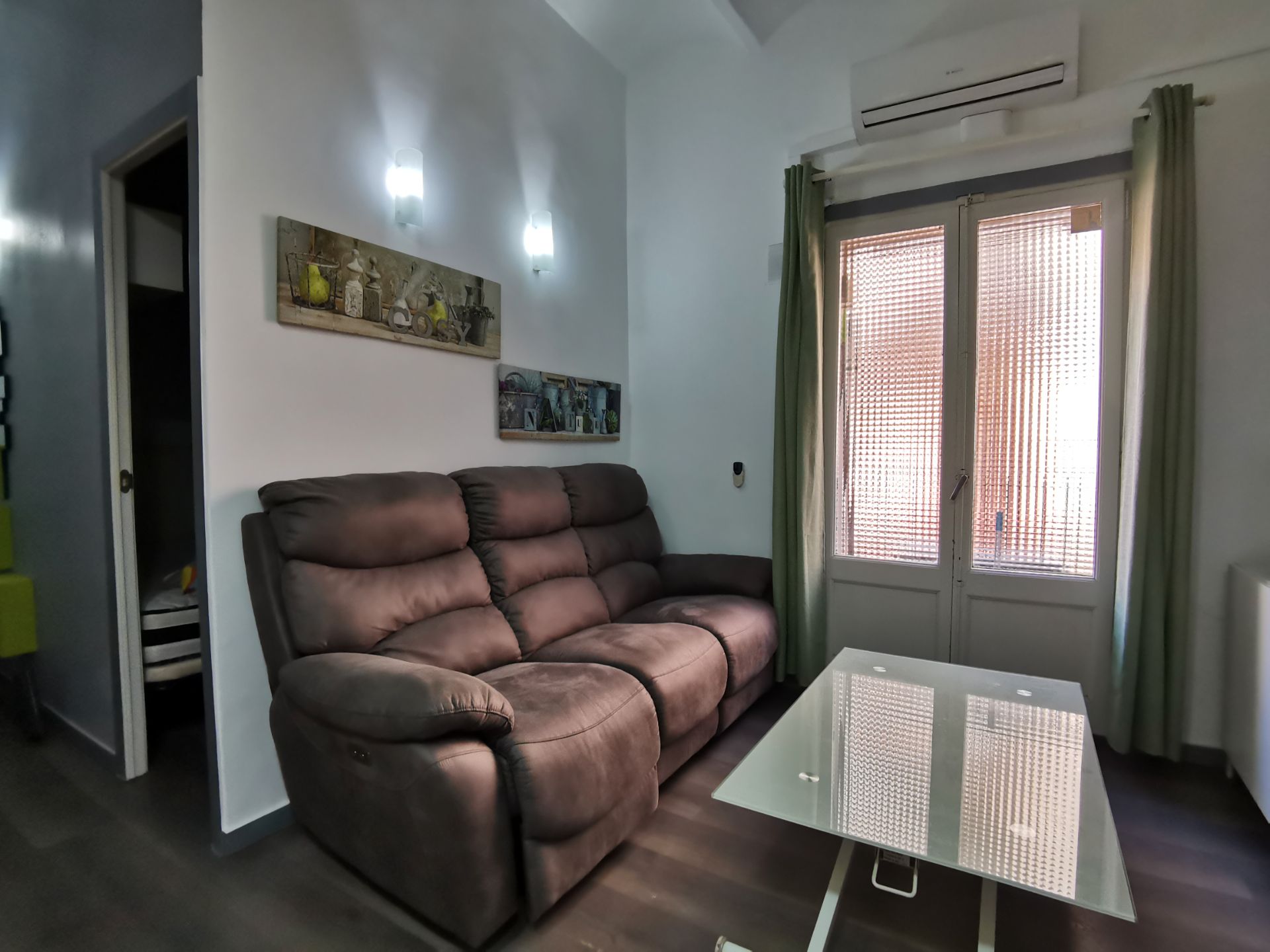 Sala d'estar de Pis de lloguer en  Barcelona Capital amb Aire condicionat, Calefacció i Parquet