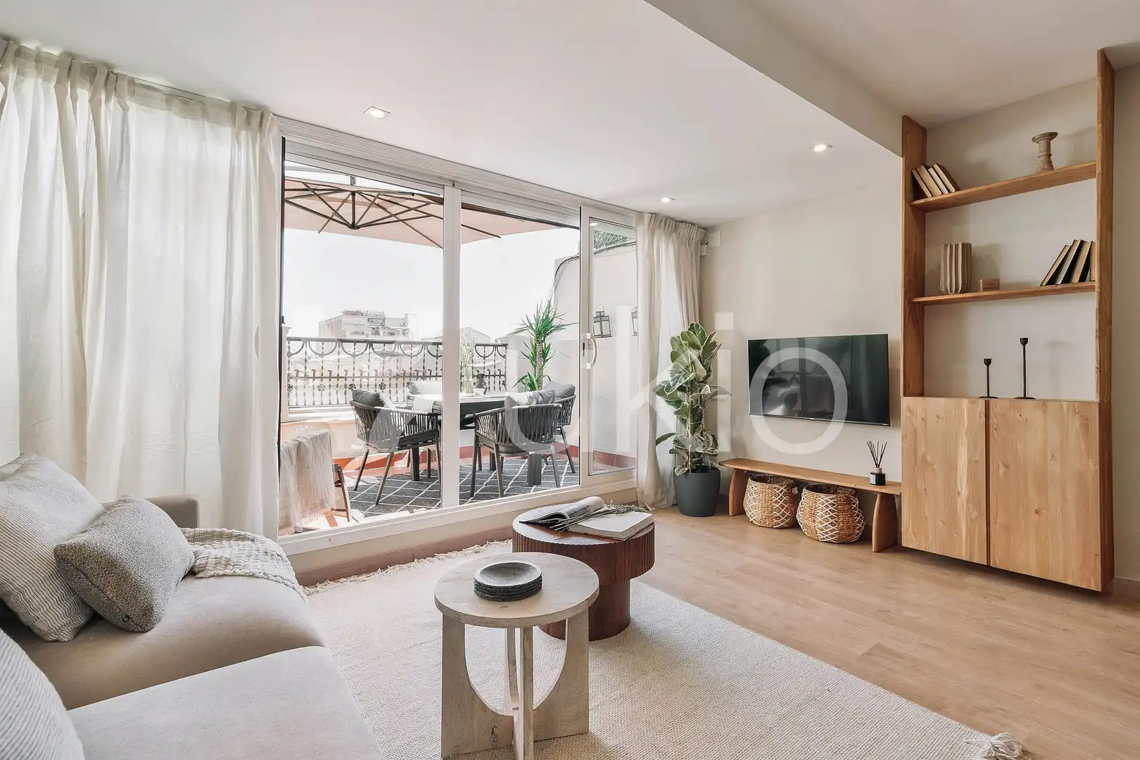 Apartamento con terraza en alquiler en Carrer del Comte Borrell, imagen 8