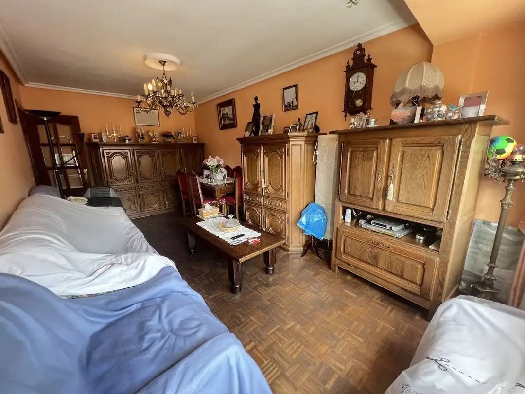 Sala d'estar de Pis en venda en Siero amb Calefacció, Terrassa i Moblat