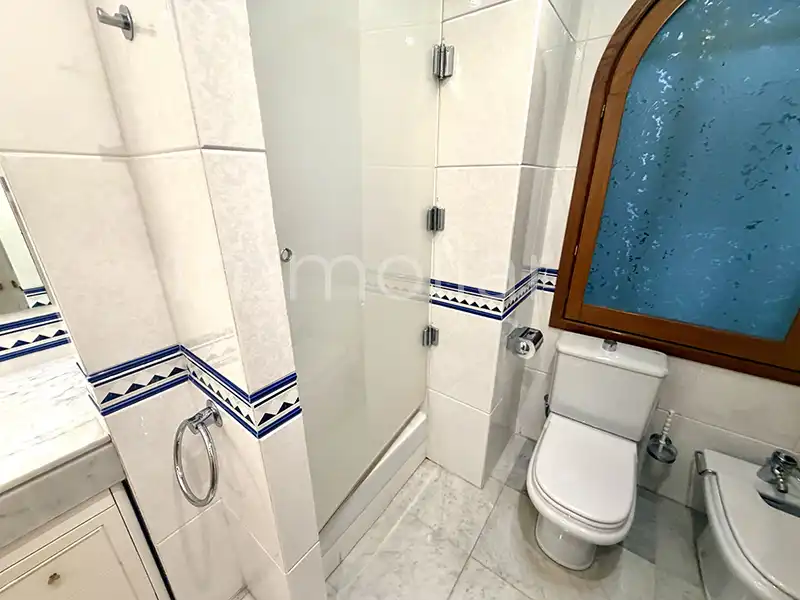 Bathroom of Attic for rent in Barcelona  with Air Conditioner, Heating and Parquet flooring