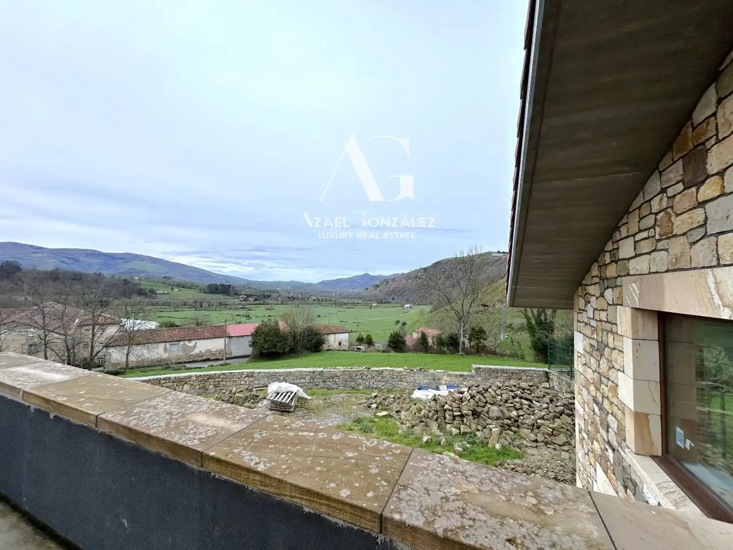 Vista exterior de Casa o chalet en venta en Villacarriedo con Terraza