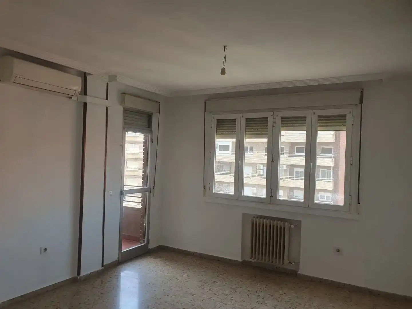 Dormitori de Pis en venda en Badajoz Capital amb Aire condicionat i Balcó