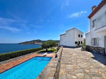 Vista exterior de Casa o xalet en venda en El Port de la Selva amb Terrassa i Piscina