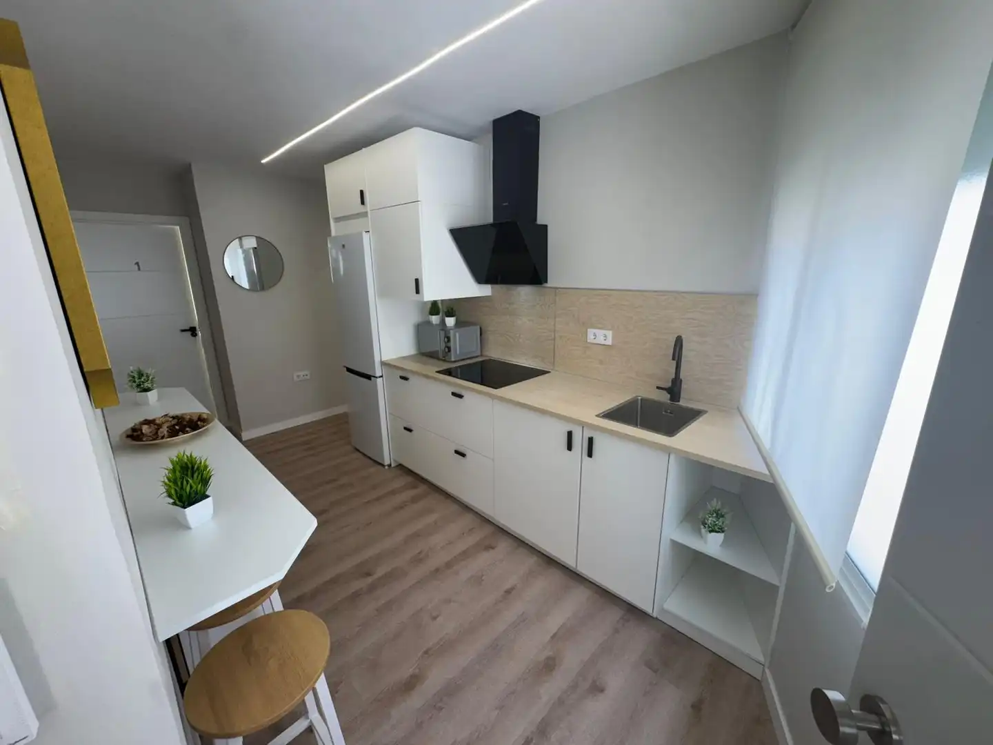 Küche von Wohnung zum Verkauf in Sevilla mit Klimaanlage, Möbliert und Ofen